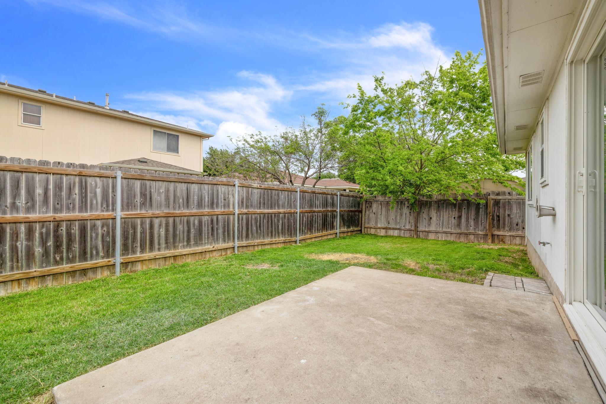 105 Stanford Dr, Leander, TX 78641