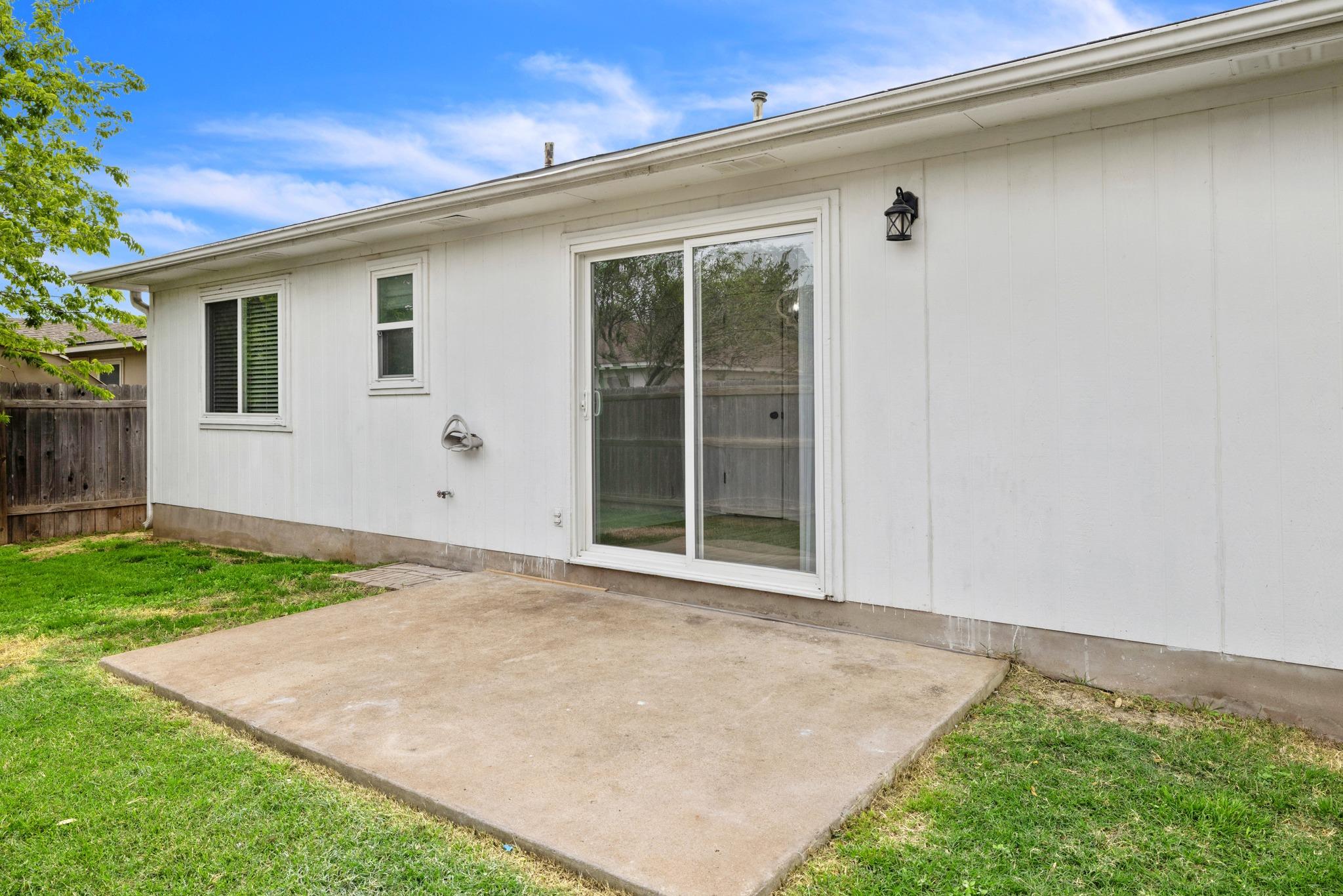 105 Stanford Dr, Leander, TX 78641