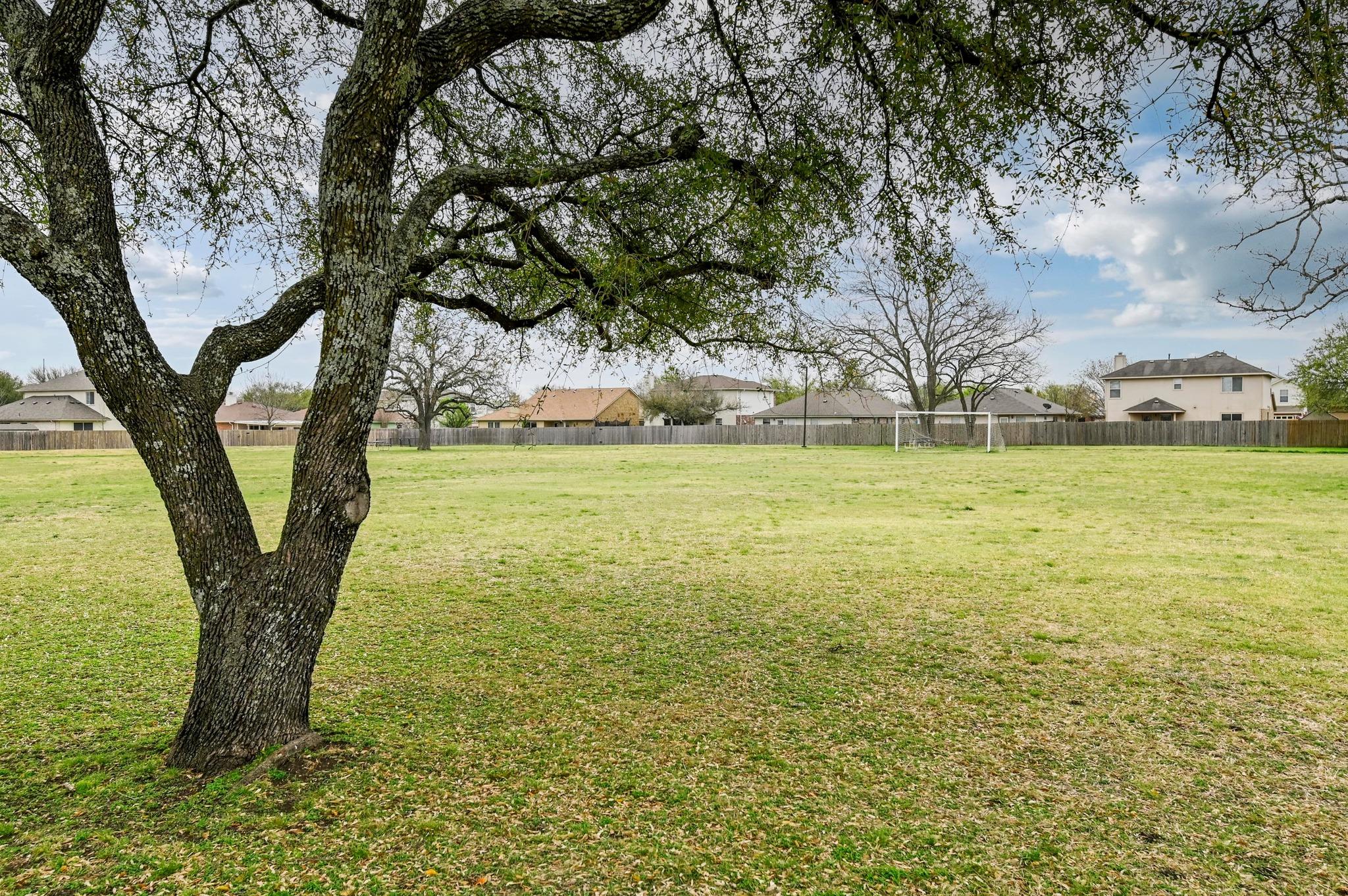 105 Stanford Dr, Leander, TX 78641