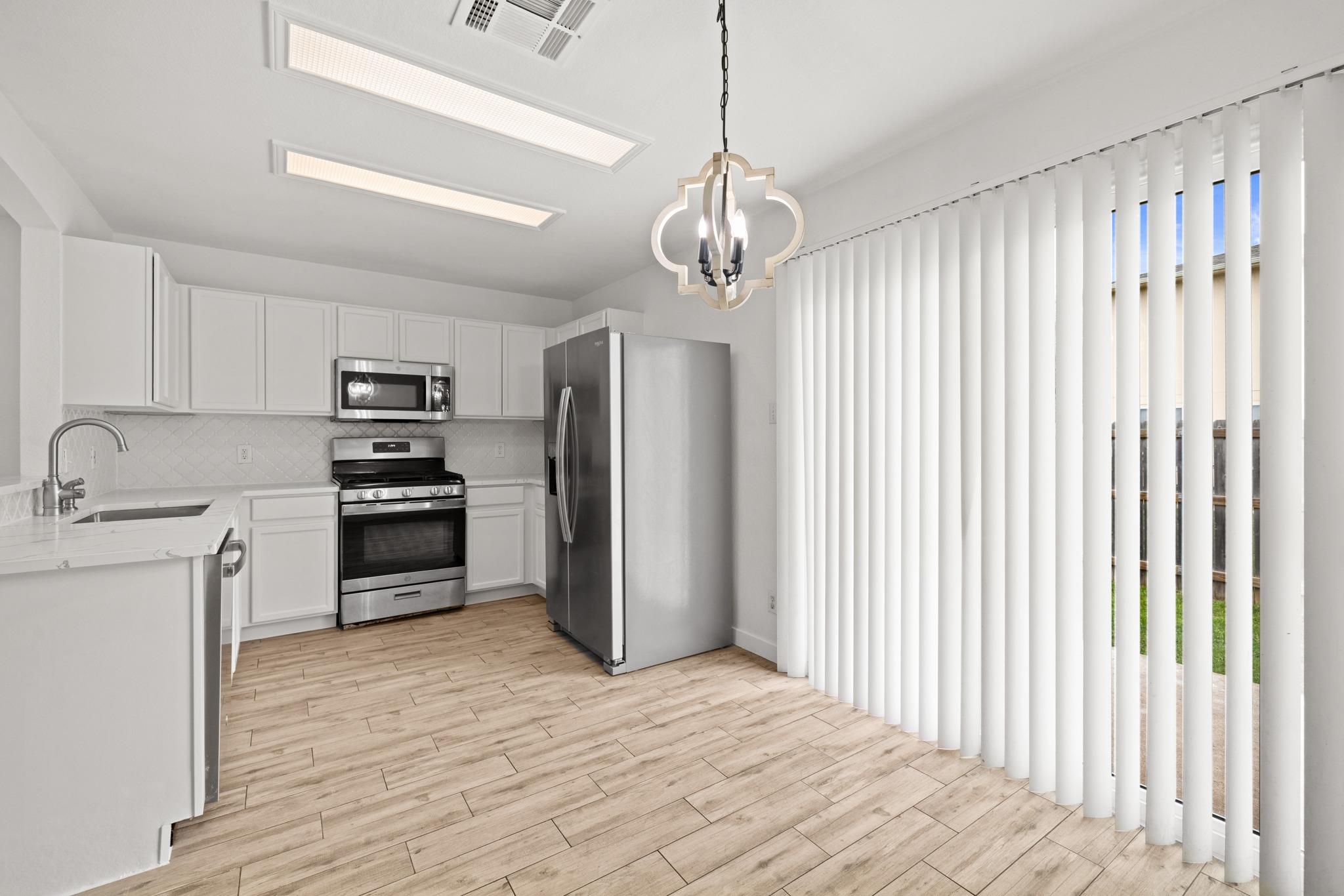 105 Stanford Dr, Leander, TX 78641