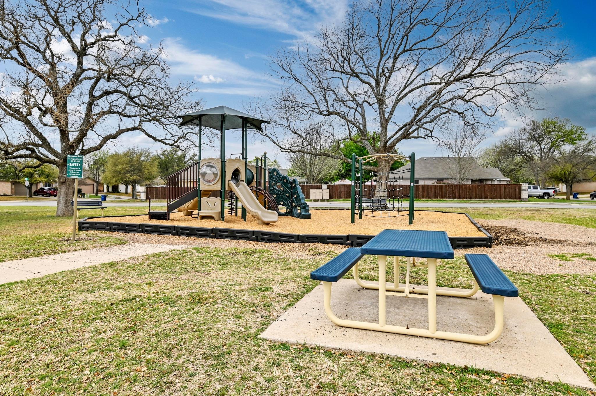 105 Stanford Dr, Leander, TX 78641