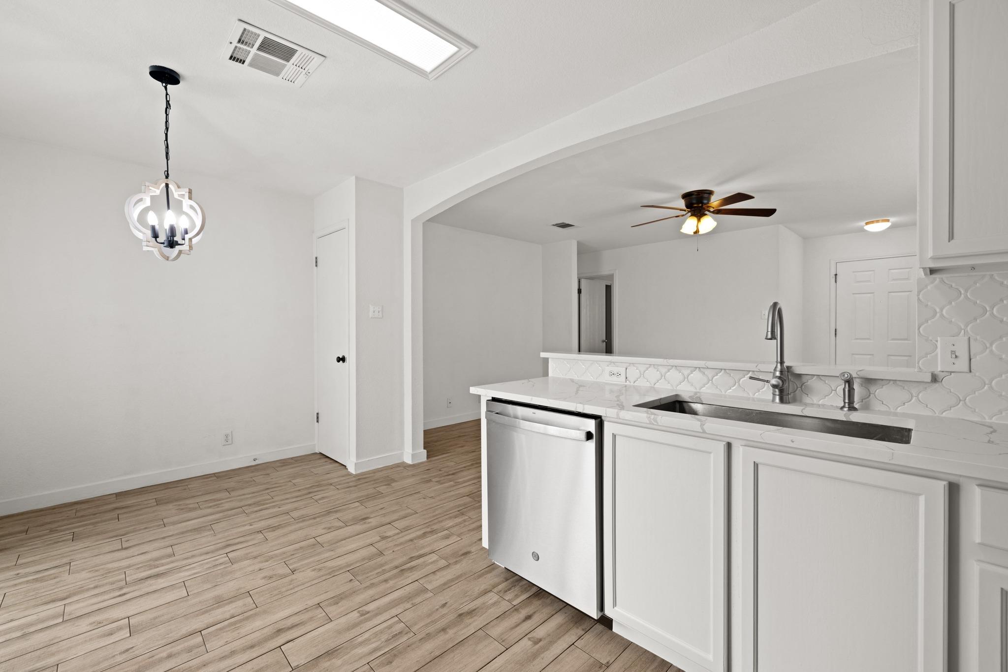 105 Stanford Dr, Leander, TX 78641