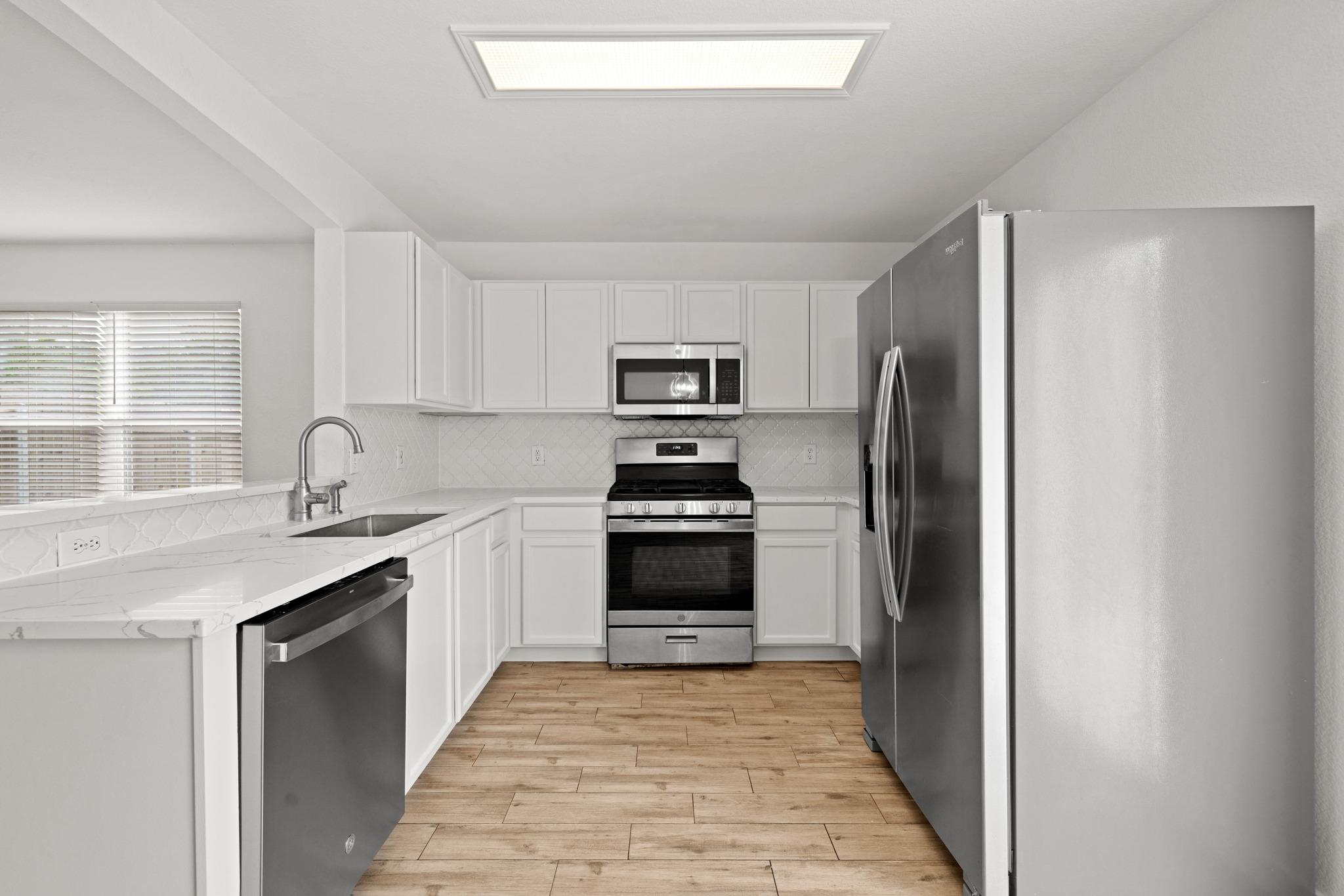 105 Stanford Dr, Leander, TX 78641