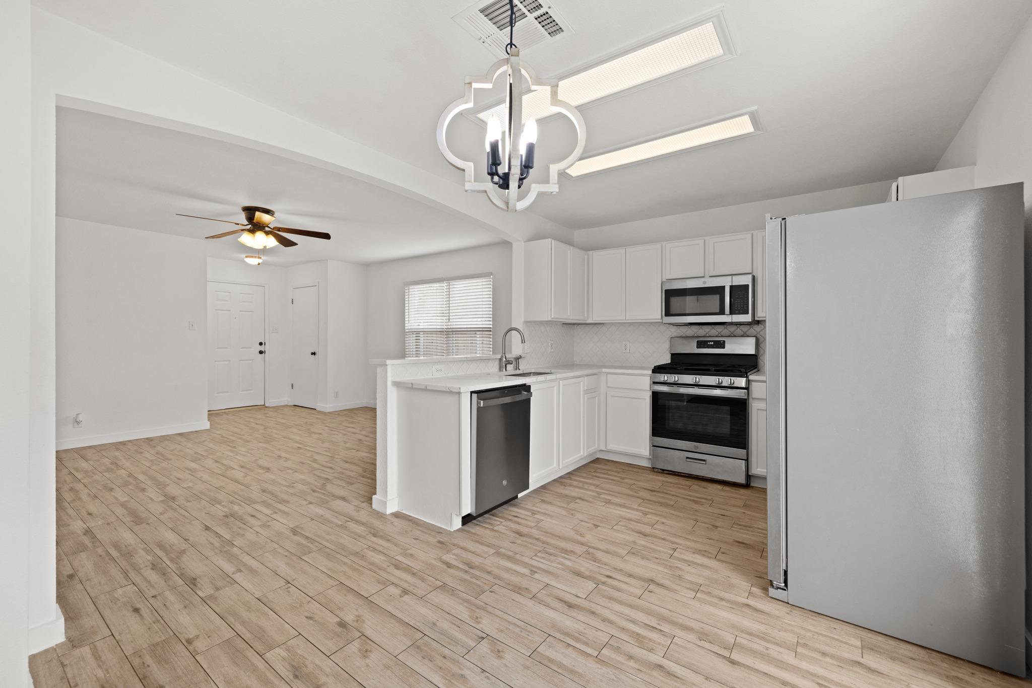 105 Stanford Dr, Leander, TX 78641