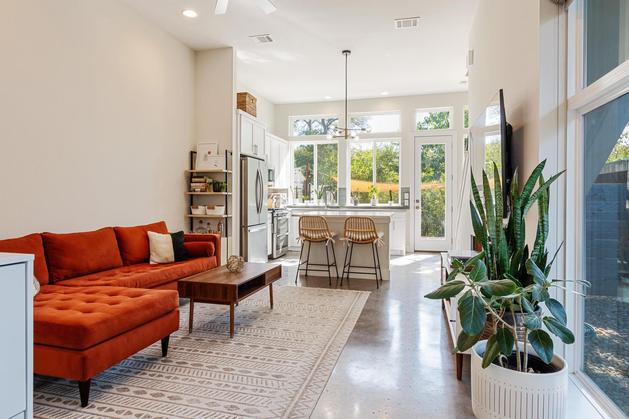 1177 Pandora St # B, Austin, TX 78702