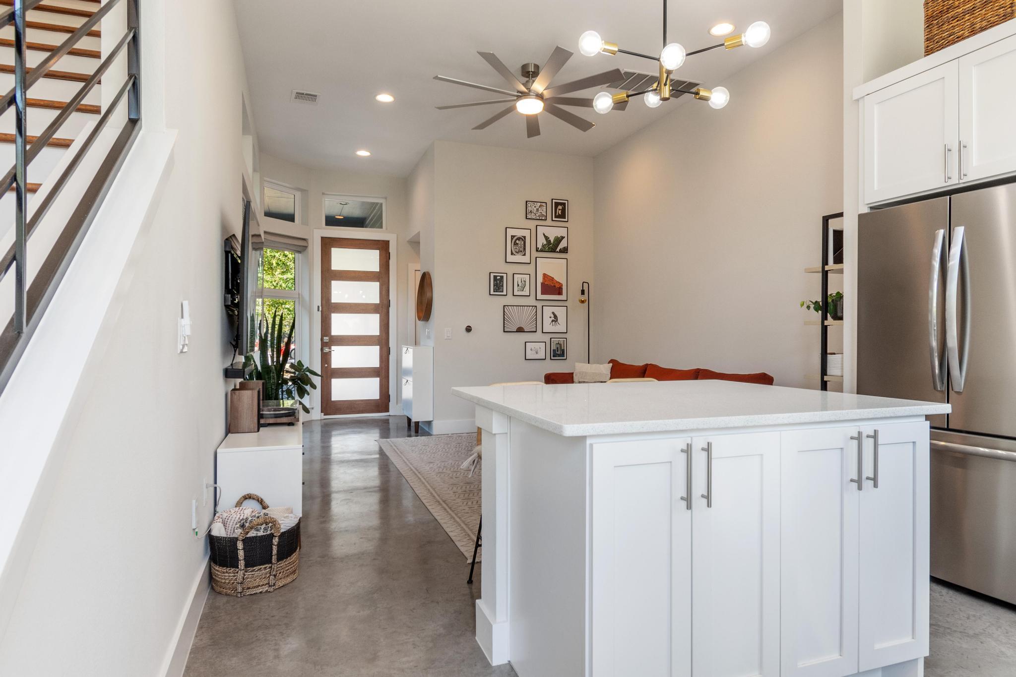 1177 Pandora St # B, Austin, TX 78702