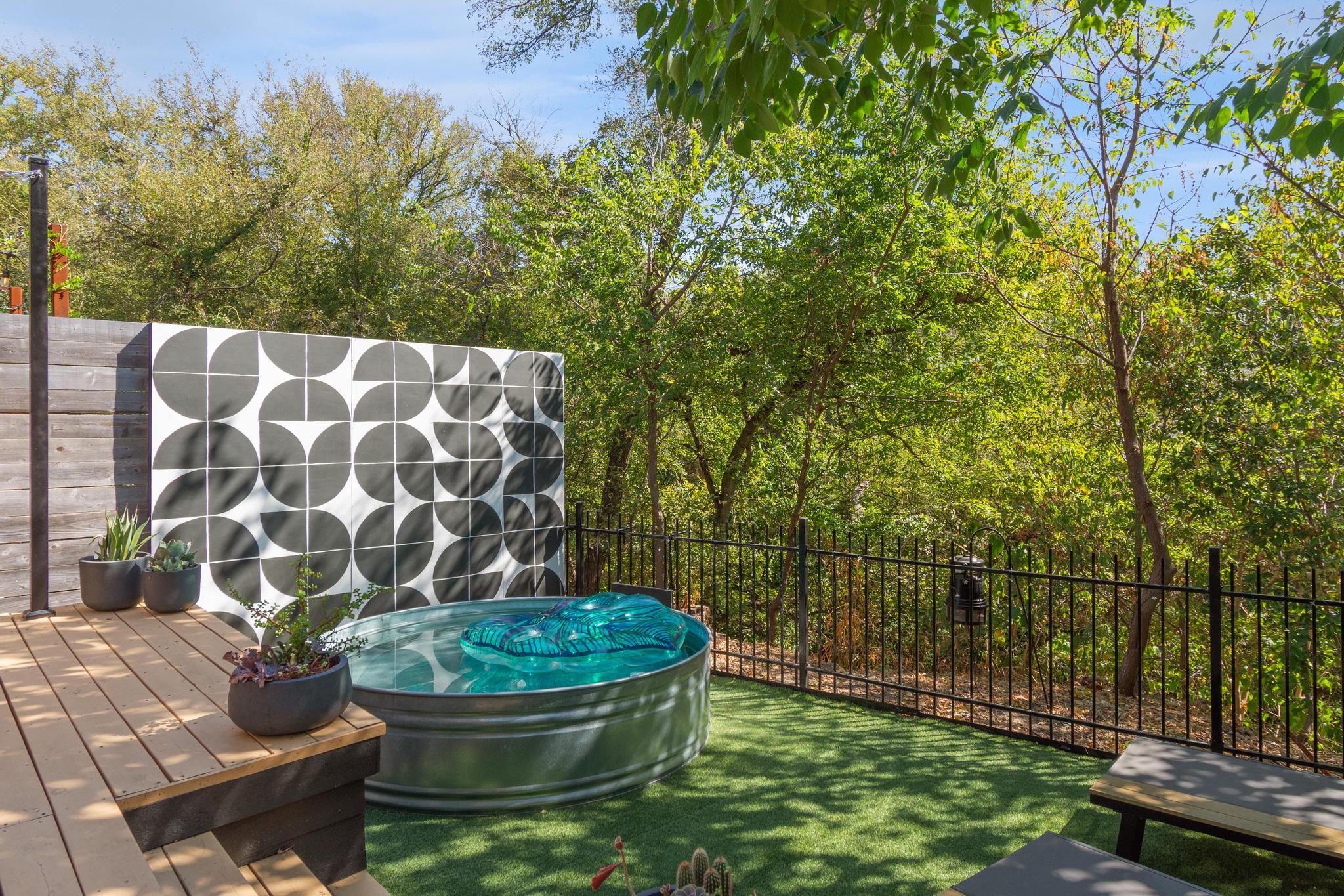 1177 Pandora St # B, Austin, TX 78702