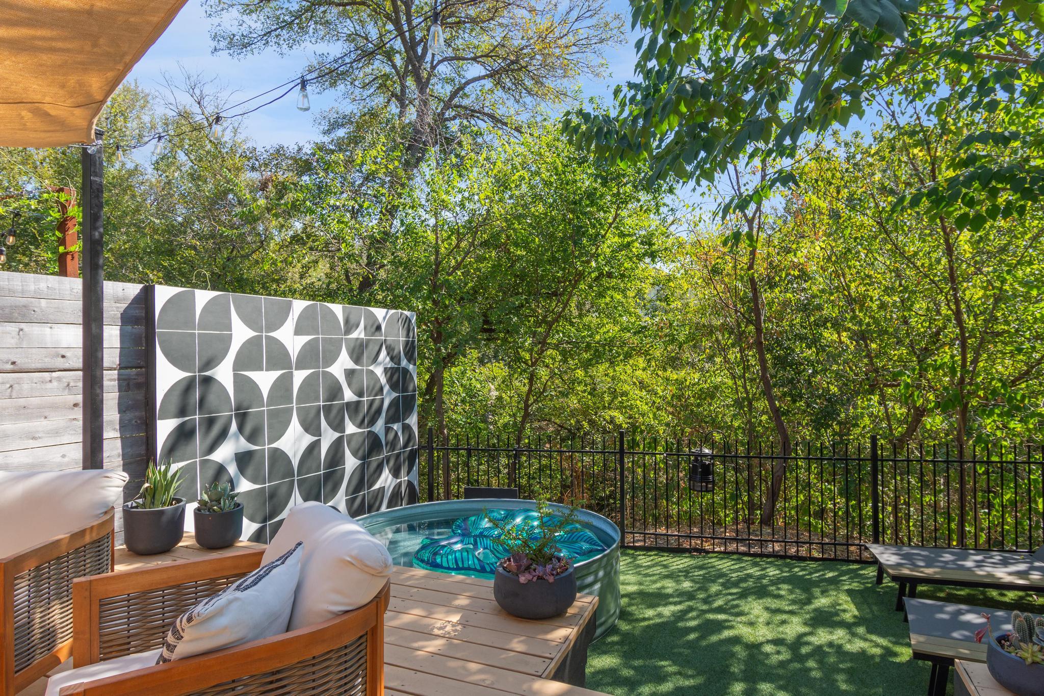 1177 Pandora St # B, Austin, TX 78702