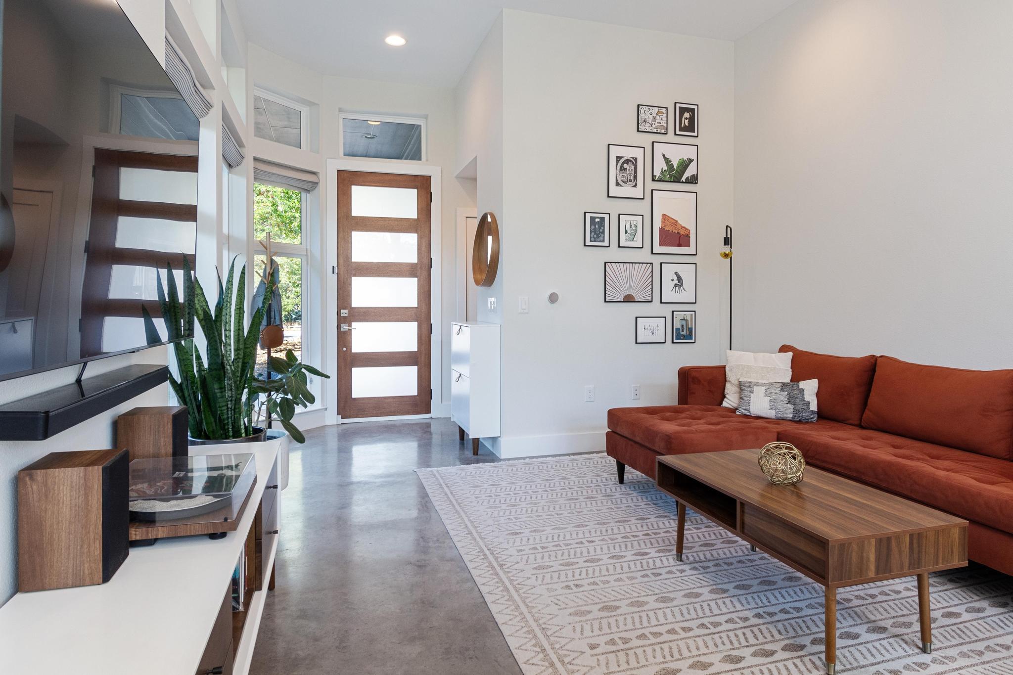 1177 Pandora St # B, Austin, TX 78702