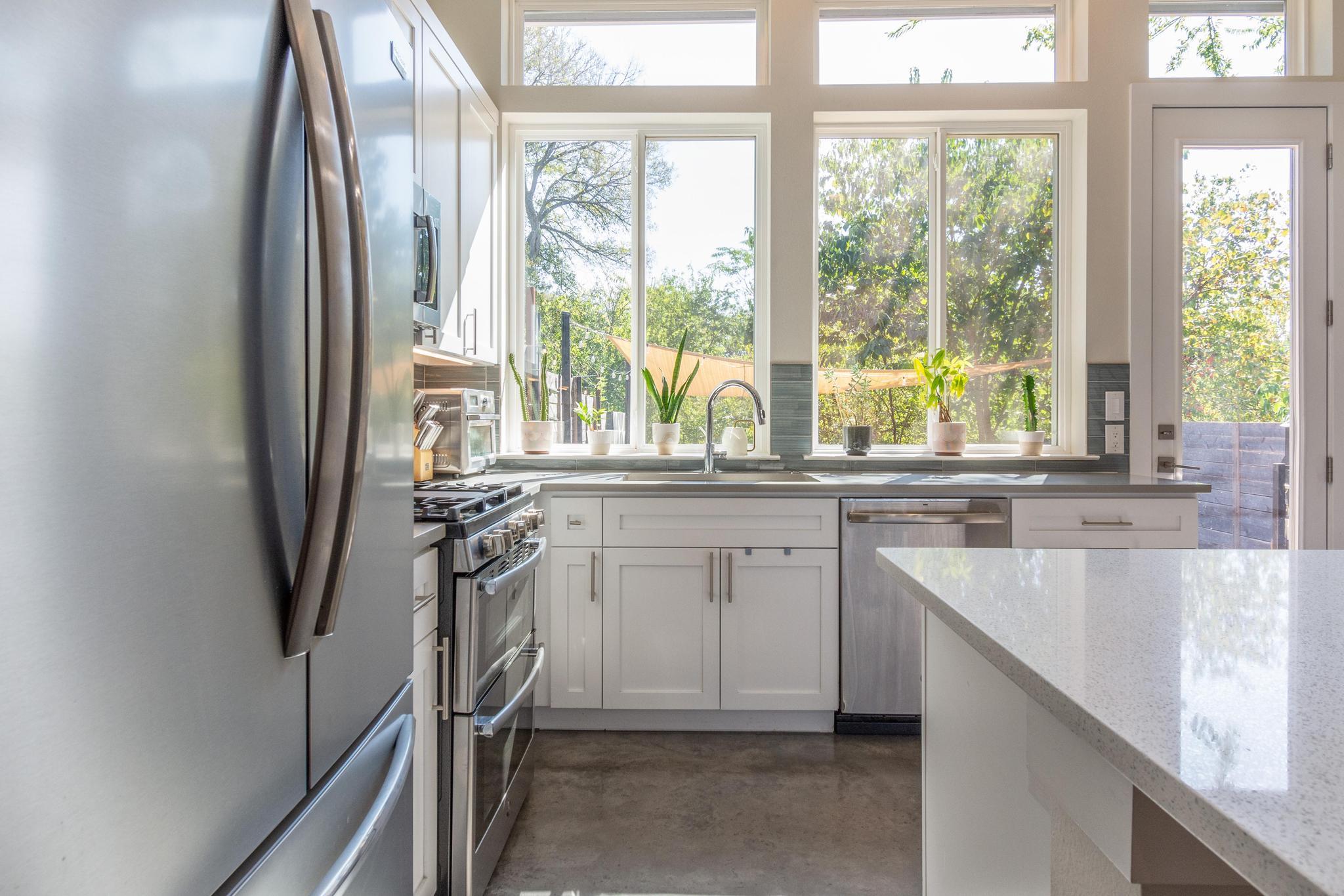 1177 Pandora St # B, Austin, TX 78702