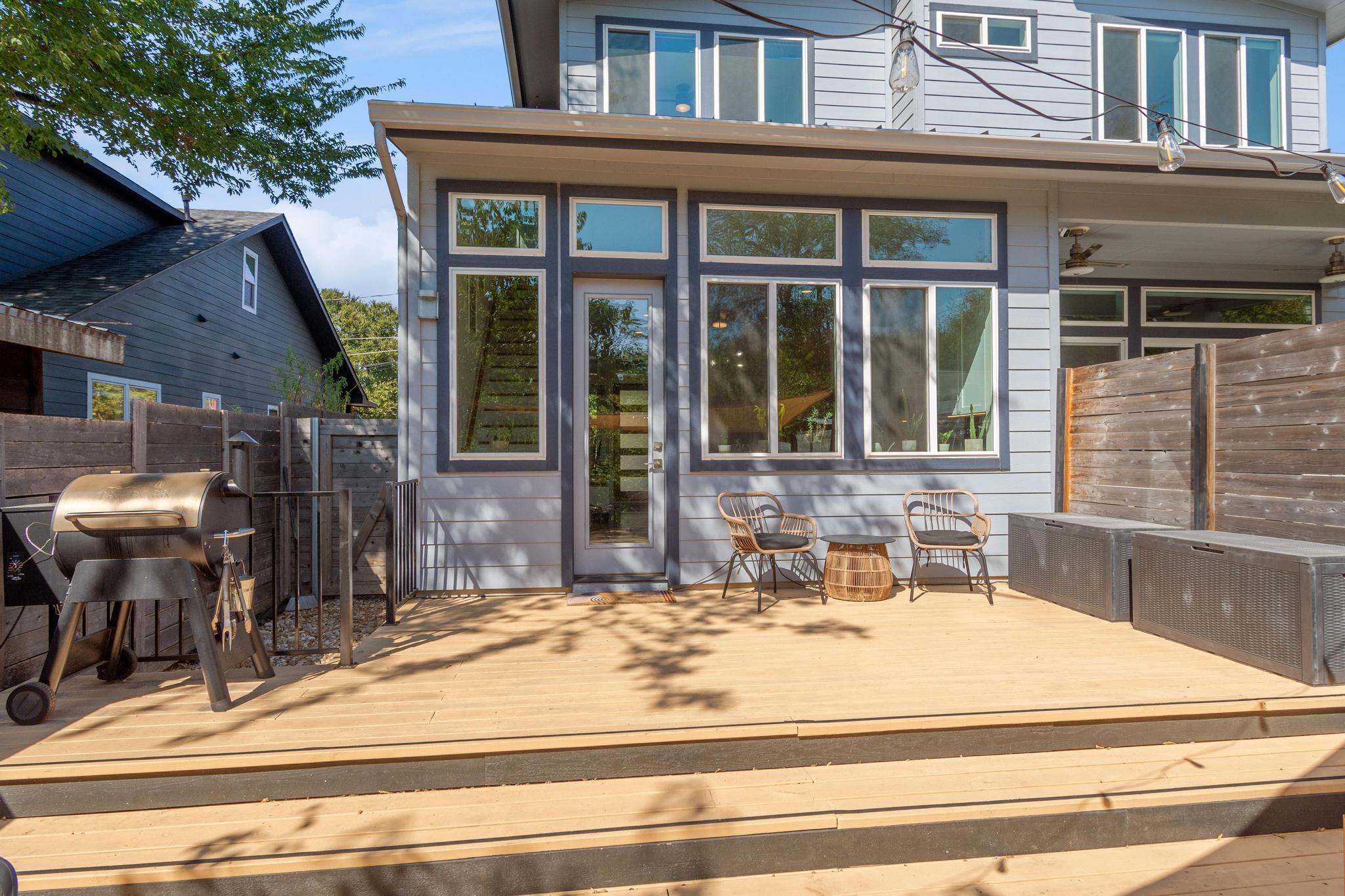 1177 Pandora St # B, Austin, TX 78702