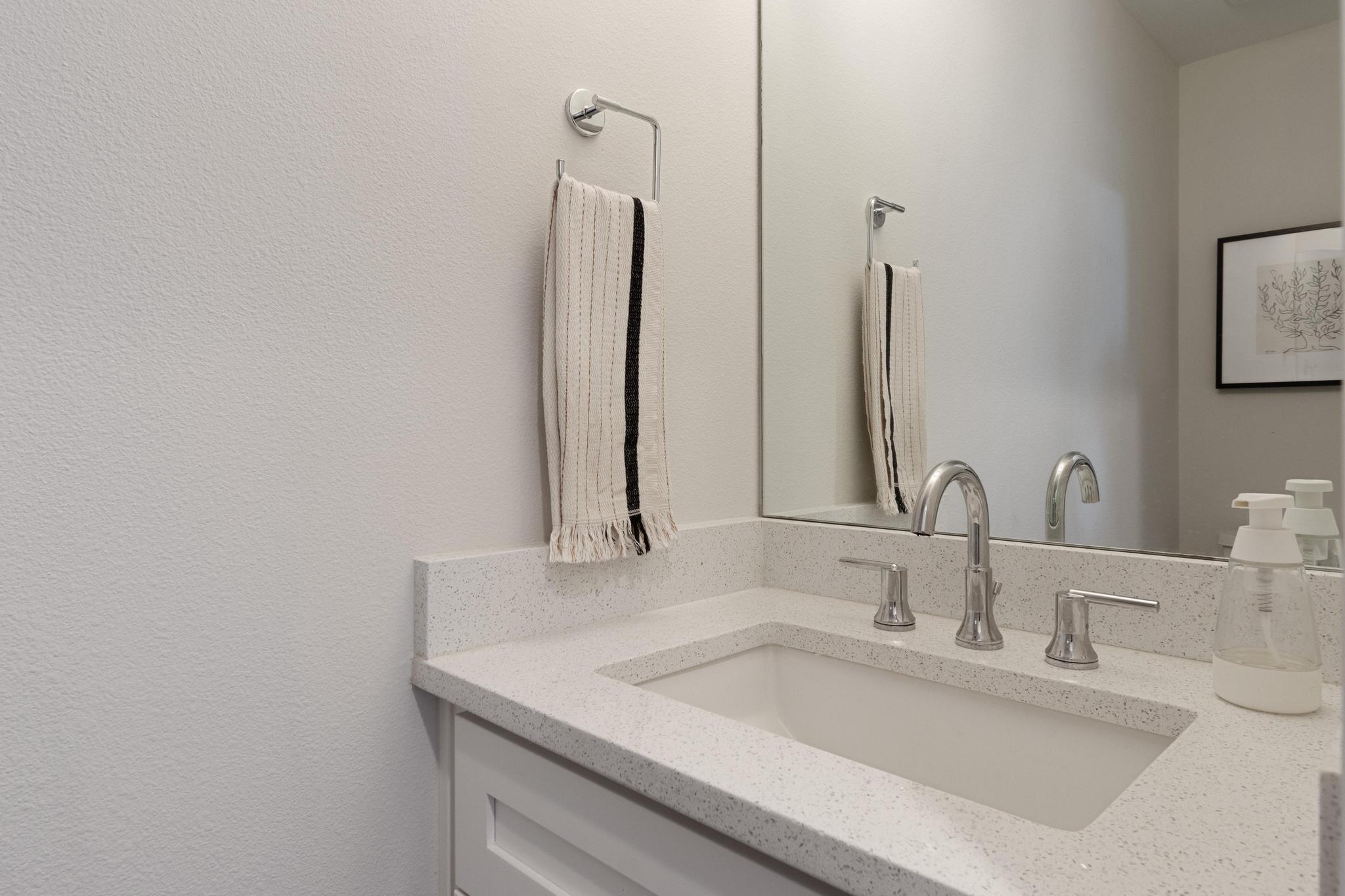 1177 Pandora St # B, Austin, TX 78702