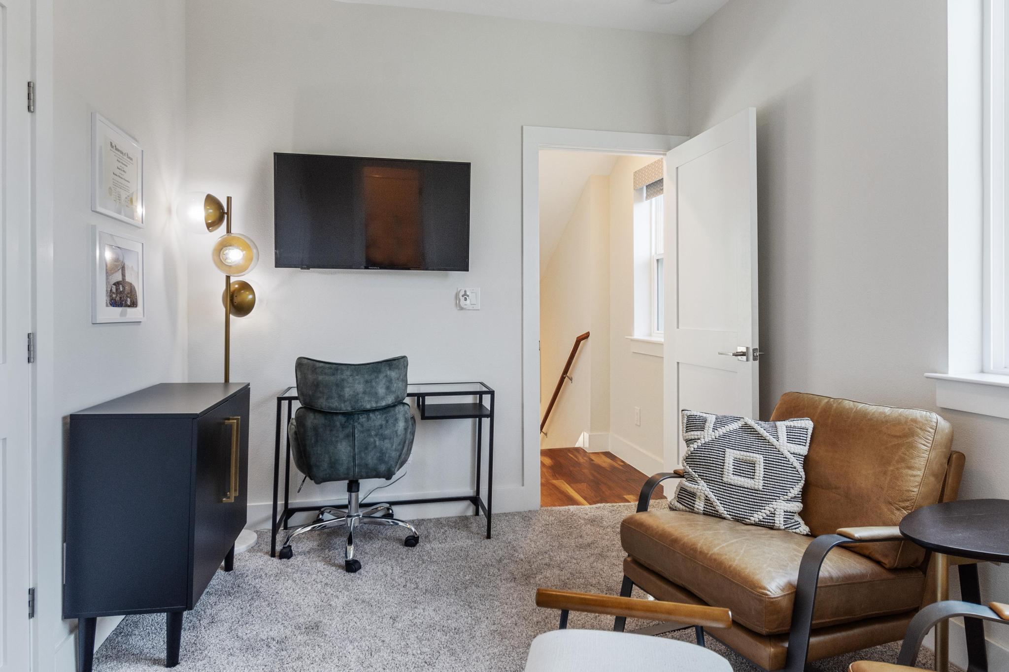 1177 Pandora St # B, Austin, TX 78702