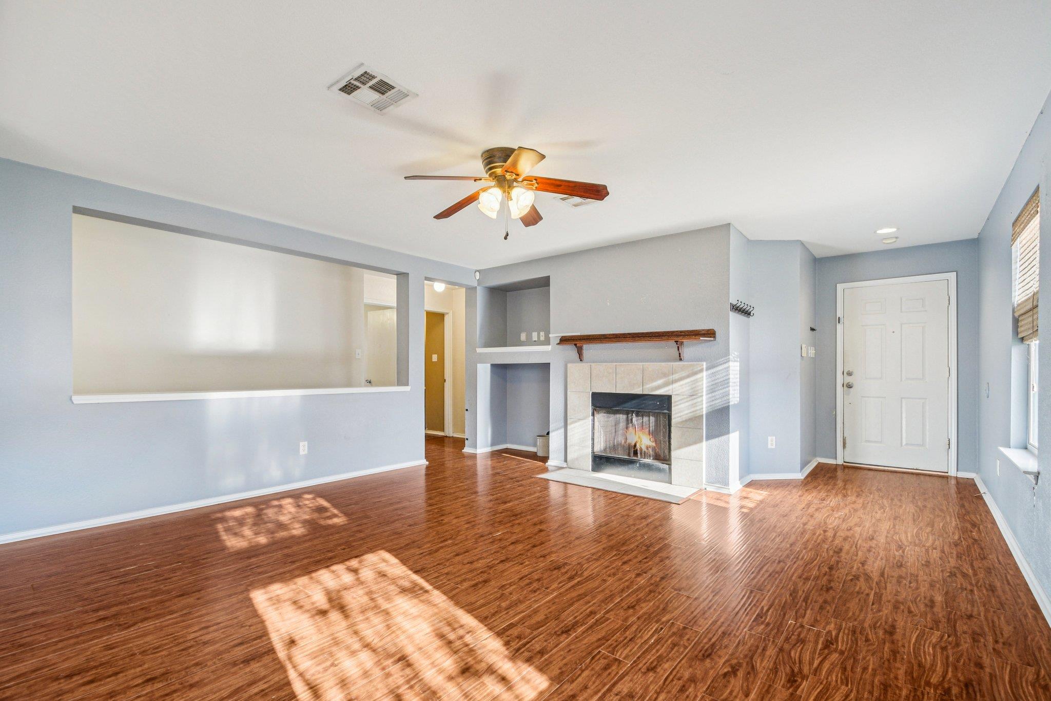 100 Kendall Cv, Elgin, TX 78621