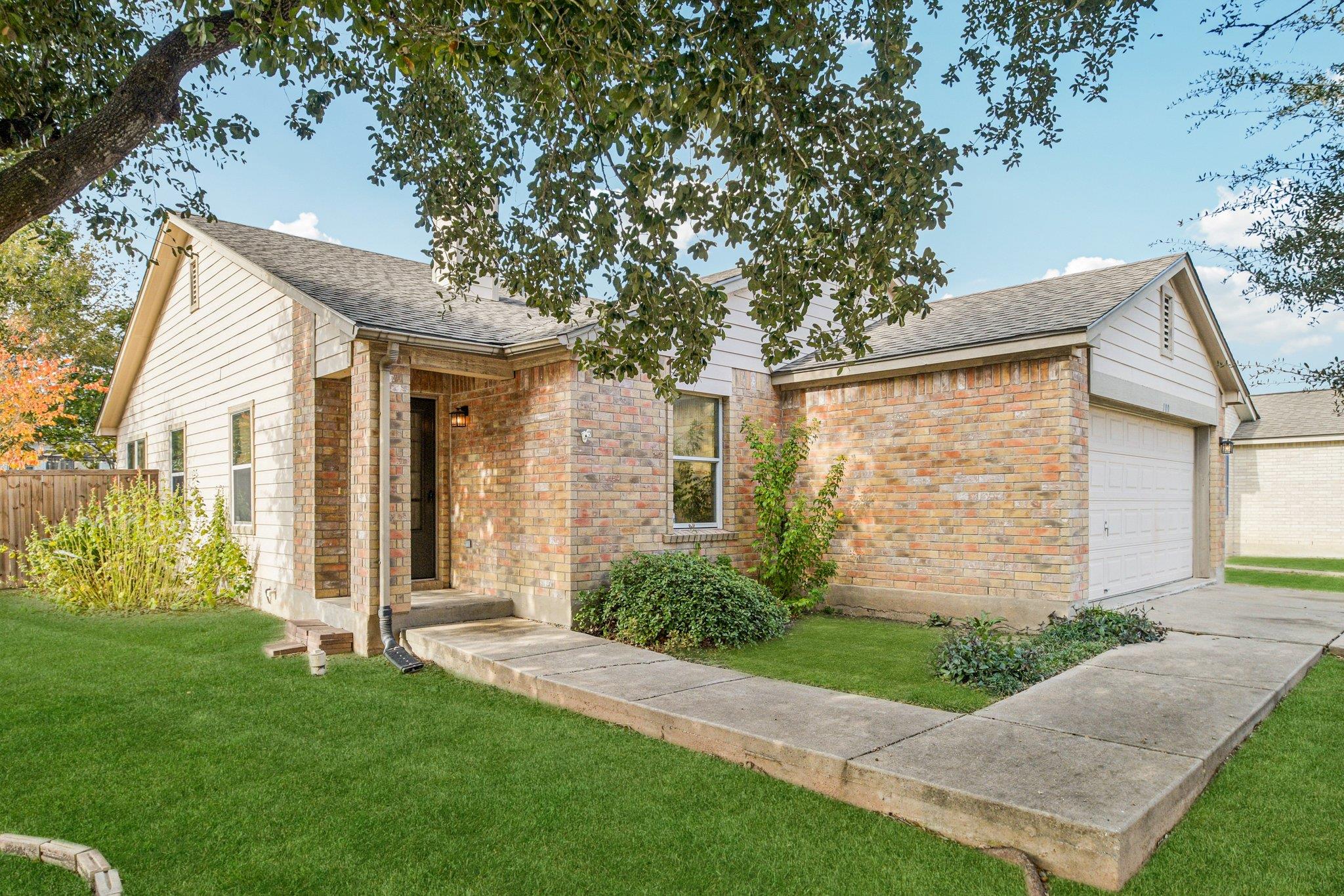 100 Kendall Cv, Elgin, TX 78621