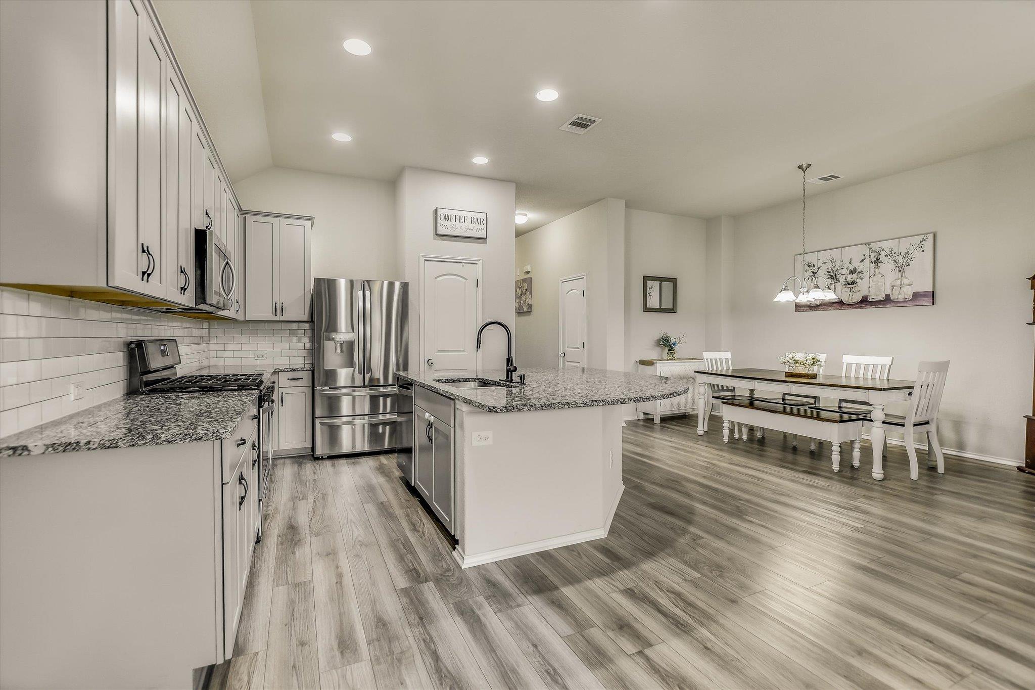 100 Rebel Red Cv, Liberty Hill, TX 78642