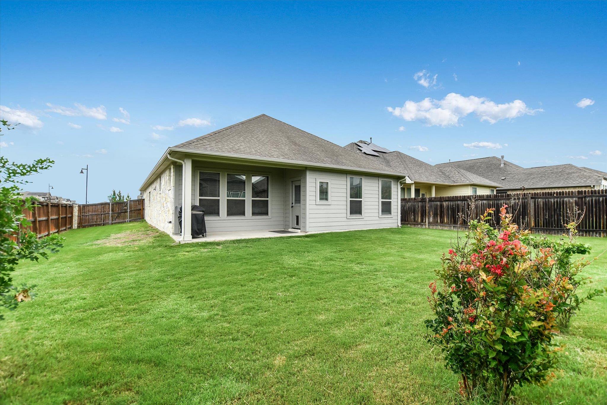 100 Rebel Red Cv, Liberty Hill, TX 78642