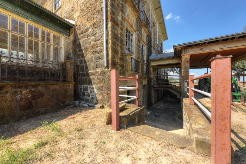 6887 Von Ormy Rd, Von Ormy, TX 78073