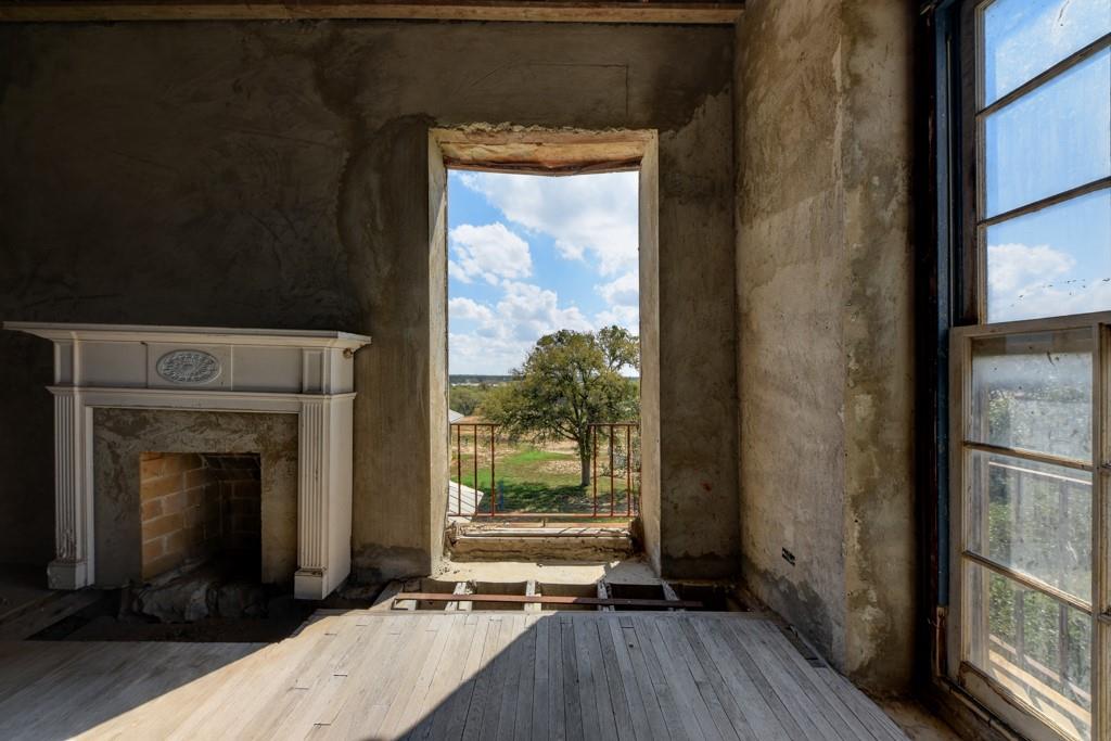 6887 Von Ormy Rd, Von Ormy, TX 78073