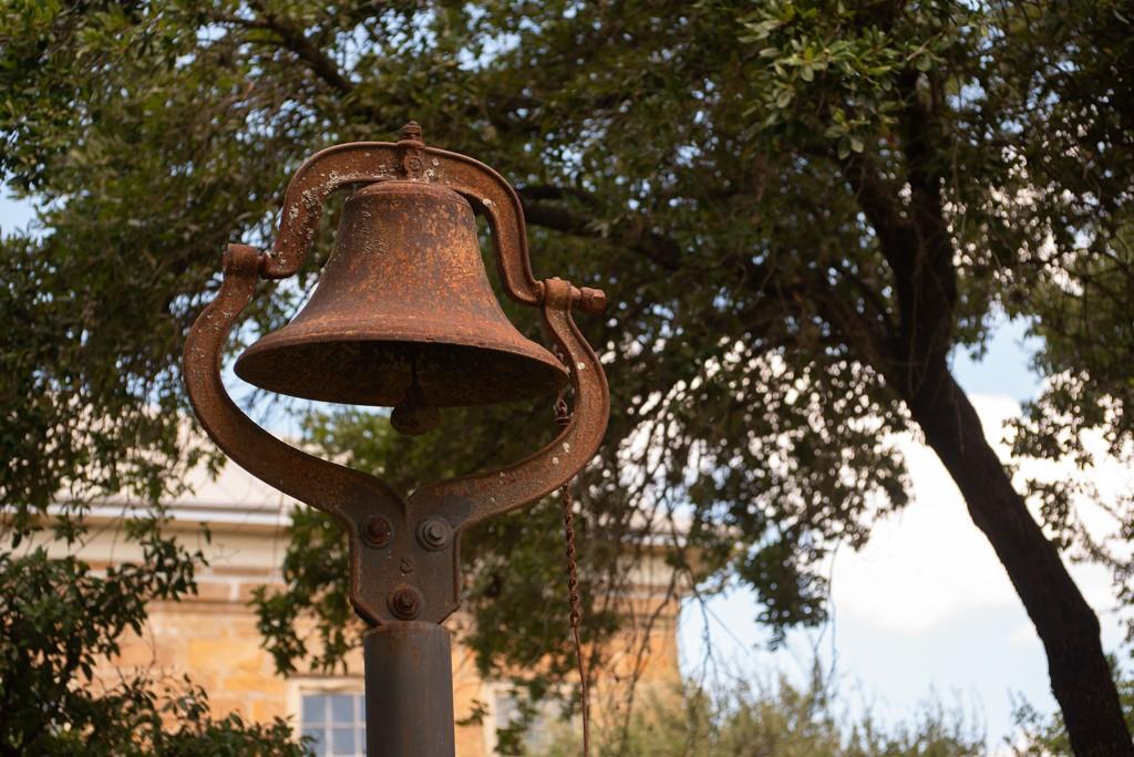 6887 Von Ormy Rd, Von Ormy, TX 78073