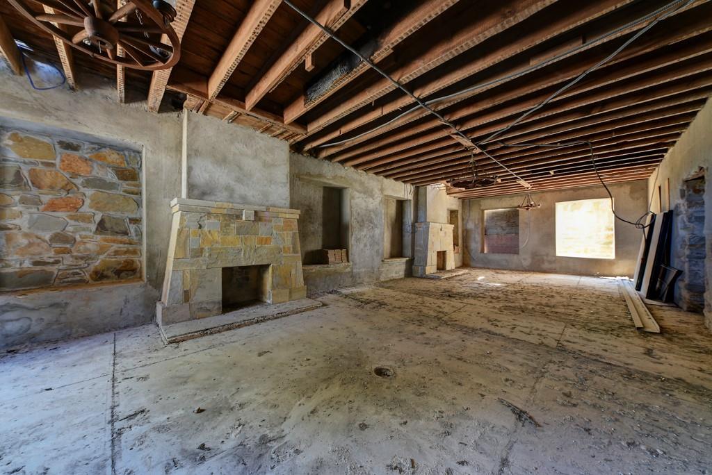 6887 Von Ormy Rd, Von Ormy, TX 78073