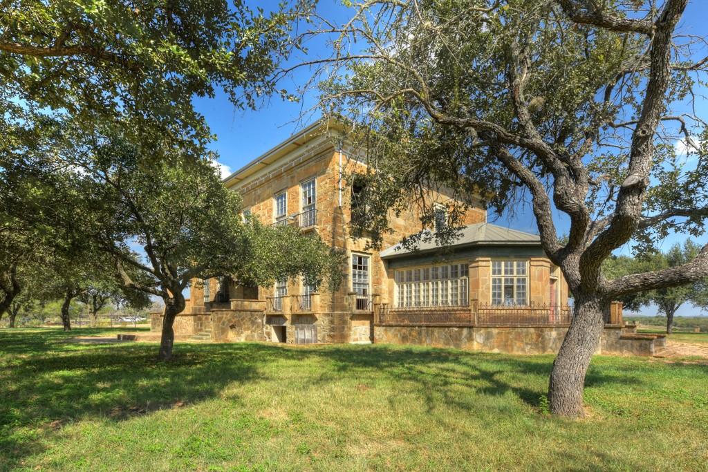 6887 Von Ormy Rd, Von Ormy, TX 78073