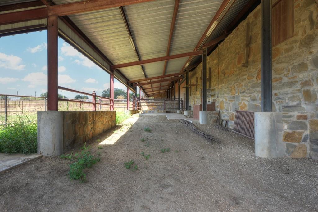 6887 Von Ormy Rd, Von Ormy, TX 78073