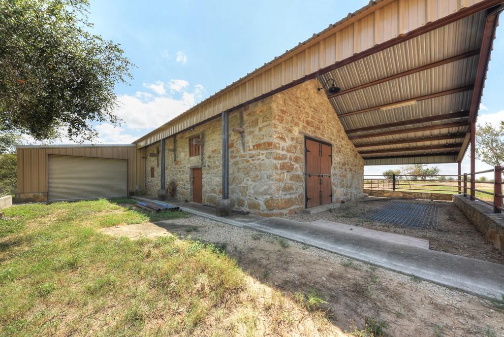 6887 Von Ormy Rd, Von Ormy, TX 78073