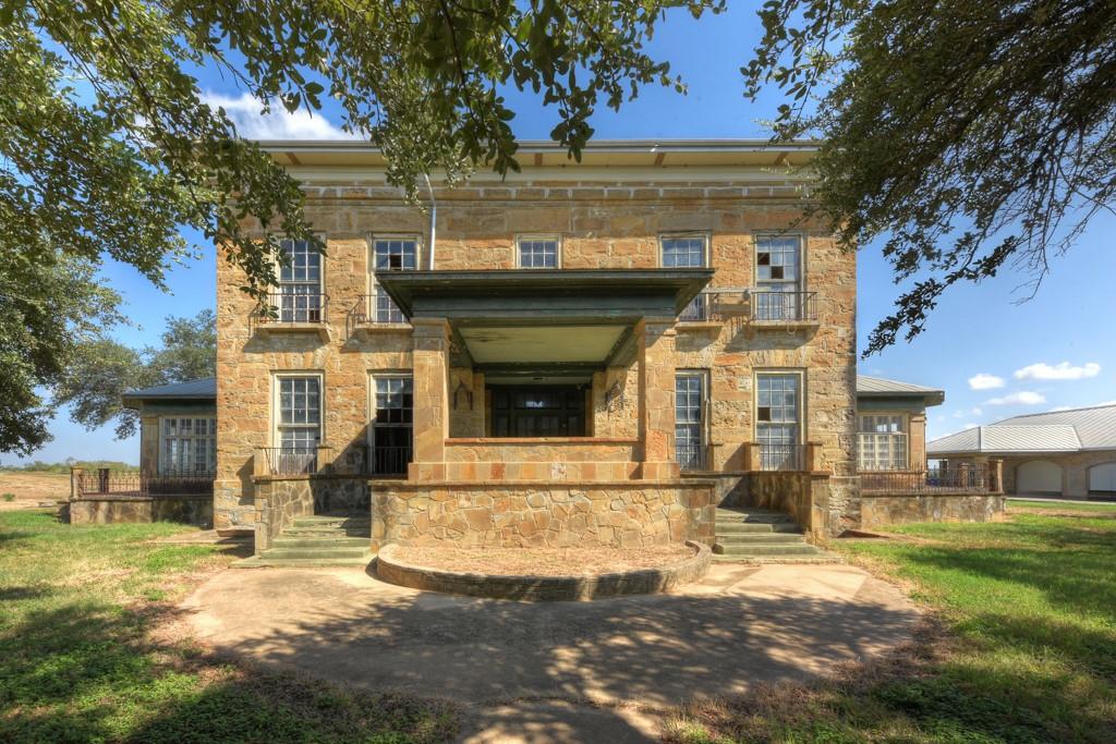6887 Von Ormy Rd, Von Ormy, TX 78073