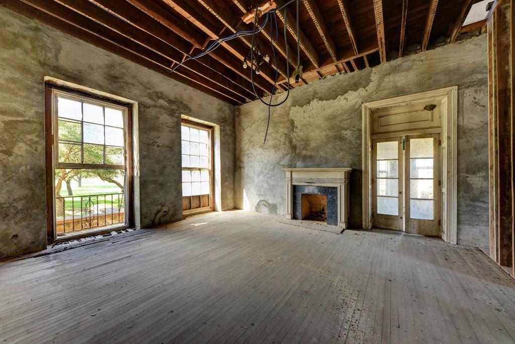 6887 Von Ormy Rd, Von Ormy, TX 78073