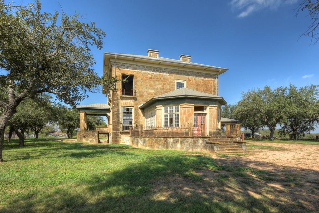 6887 Von Ormy Rd, Von Ormy, TX 78073