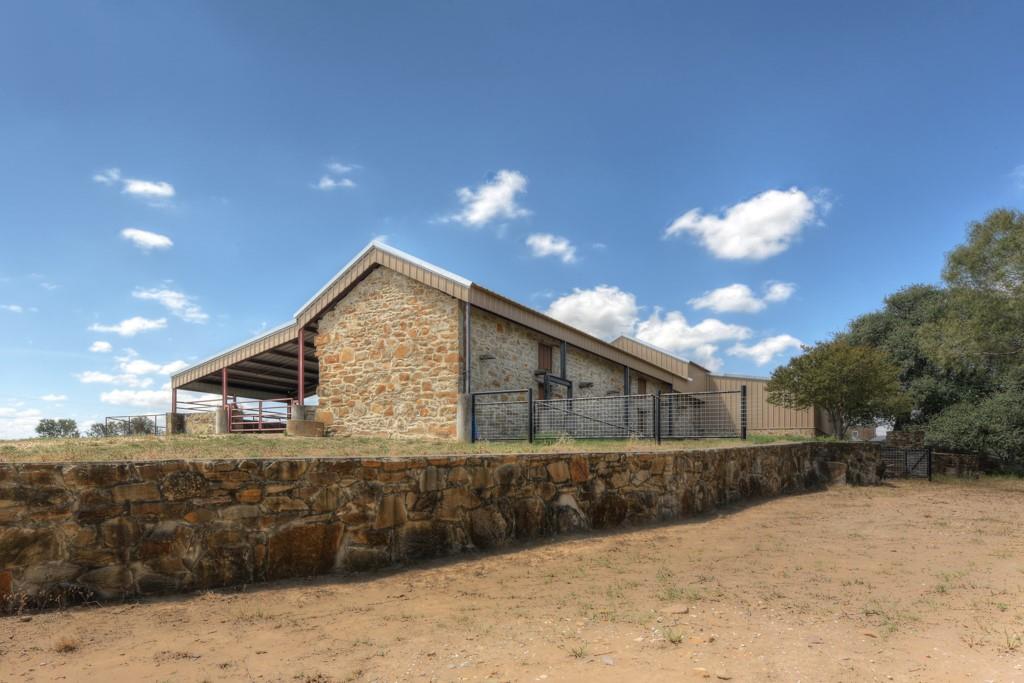 6887 Von Ormy Rd, Von Ormy, TX 78073