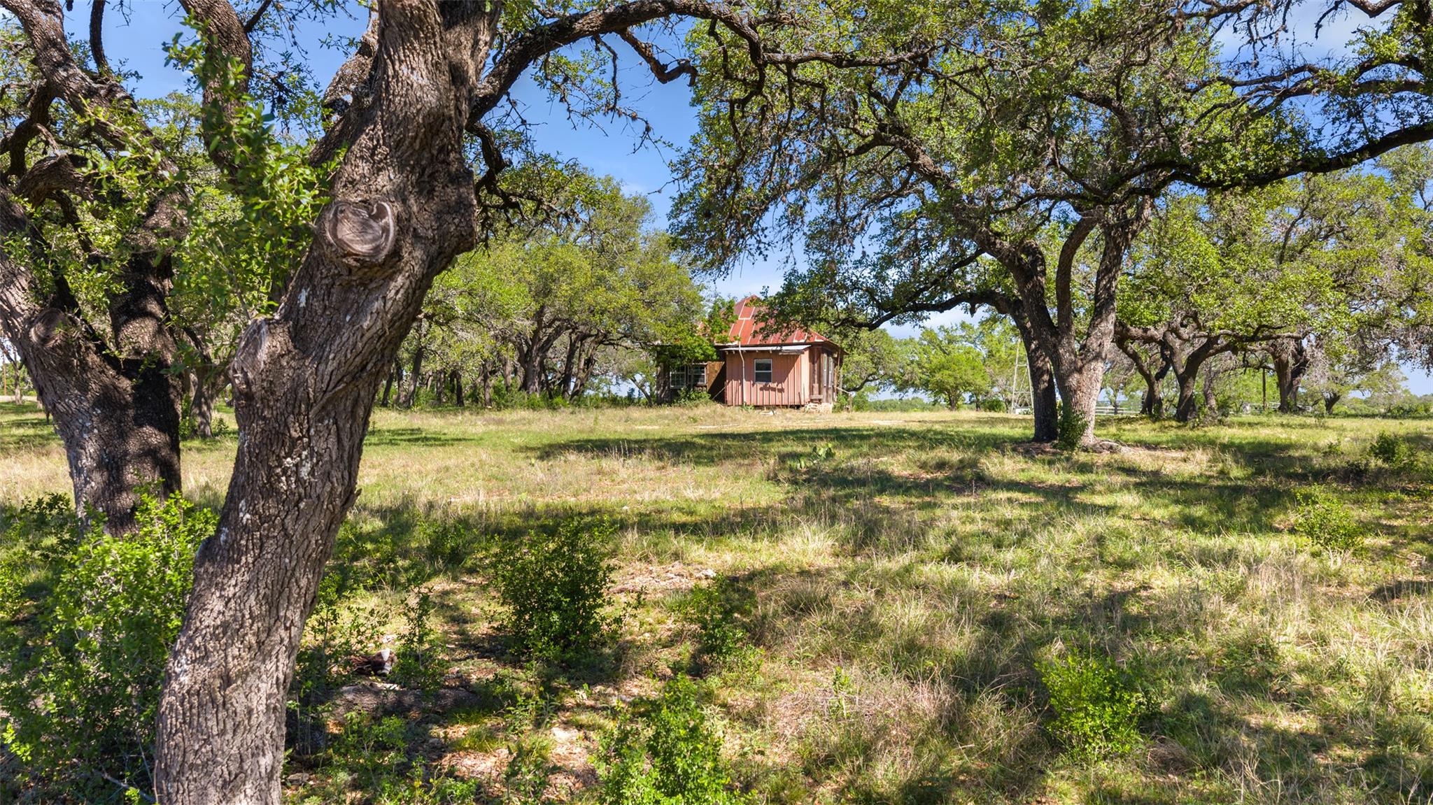 1318 Klett Ranch Rd, Johnson City, TX 78636