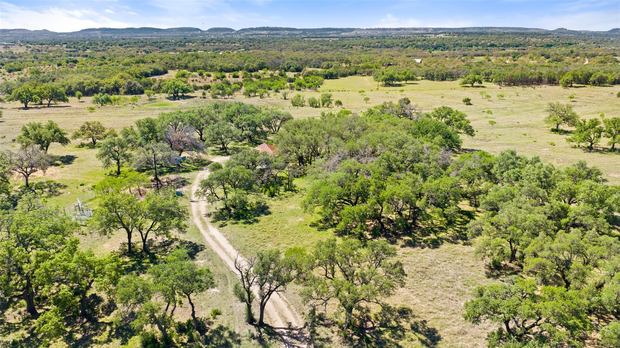 1318 Klett Ranch Rd, Johnson City, TX 78636