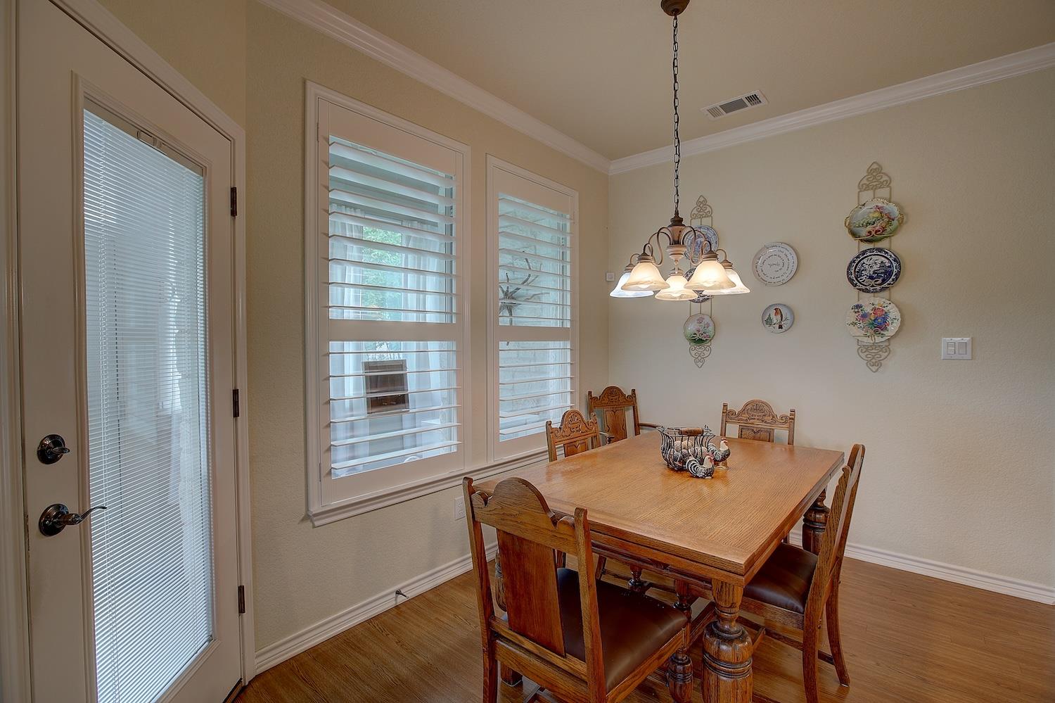 201 S Pine St, Georgetown, TX 78626