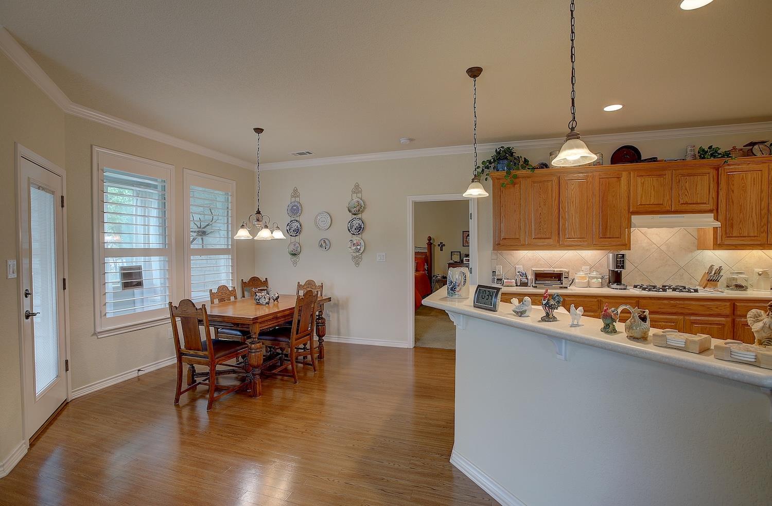 201 S Pine St, Georgetown, TX 78626