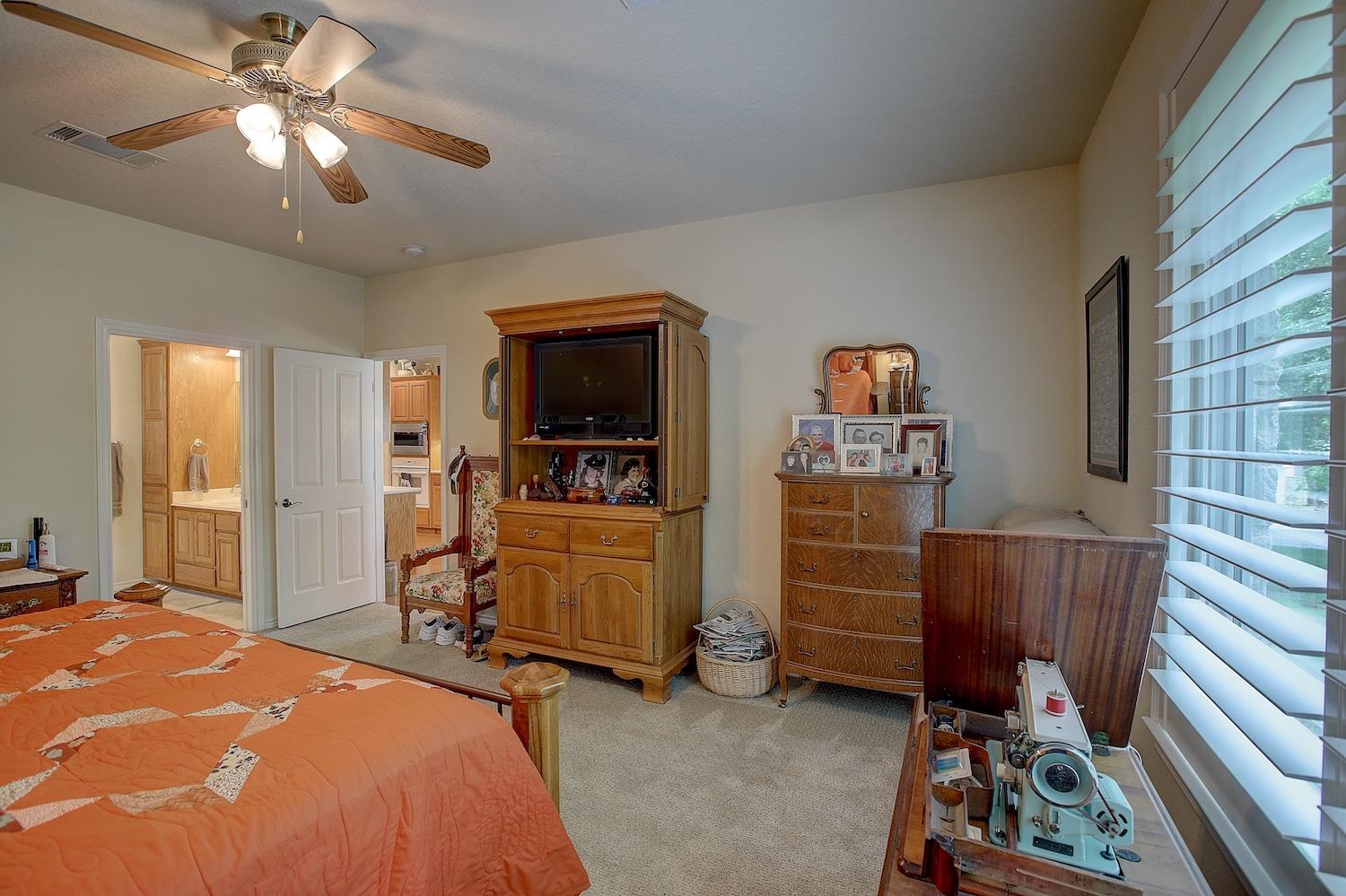 201 S Pine St, Georgetown, TX 78626