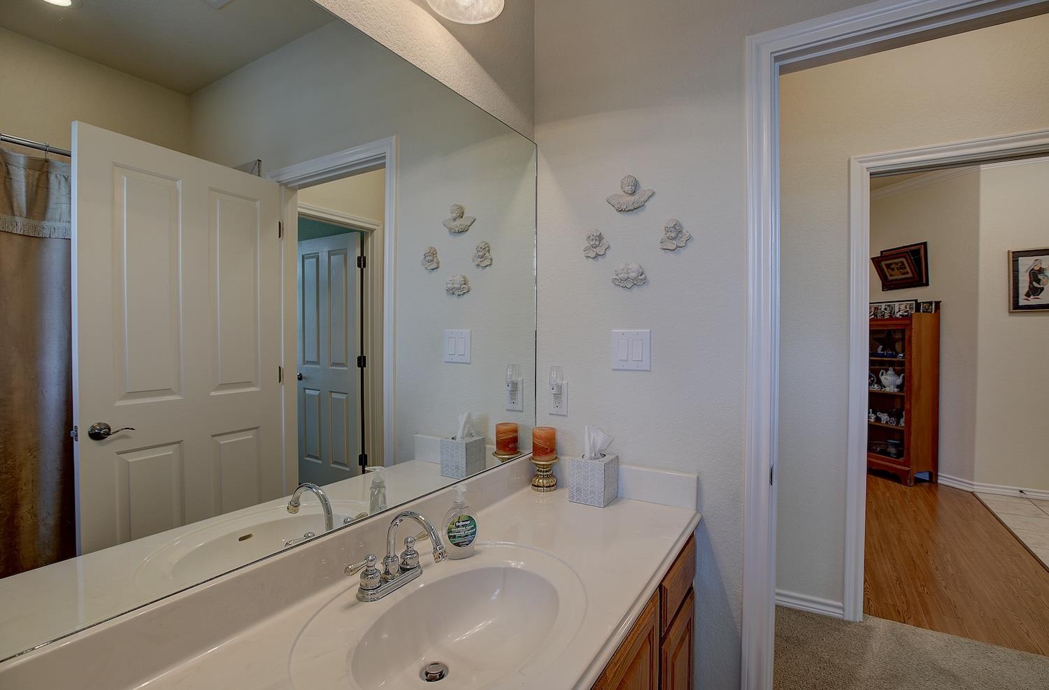 201 S Pine St, Georgetown, TX 78626