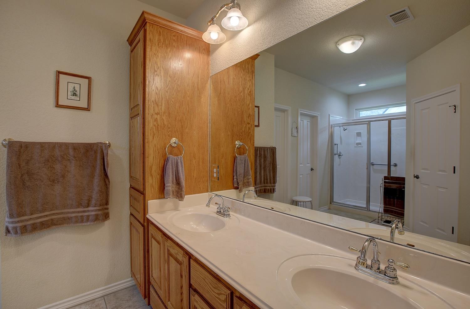 201 S Pine St, Georgetown, TX 78626