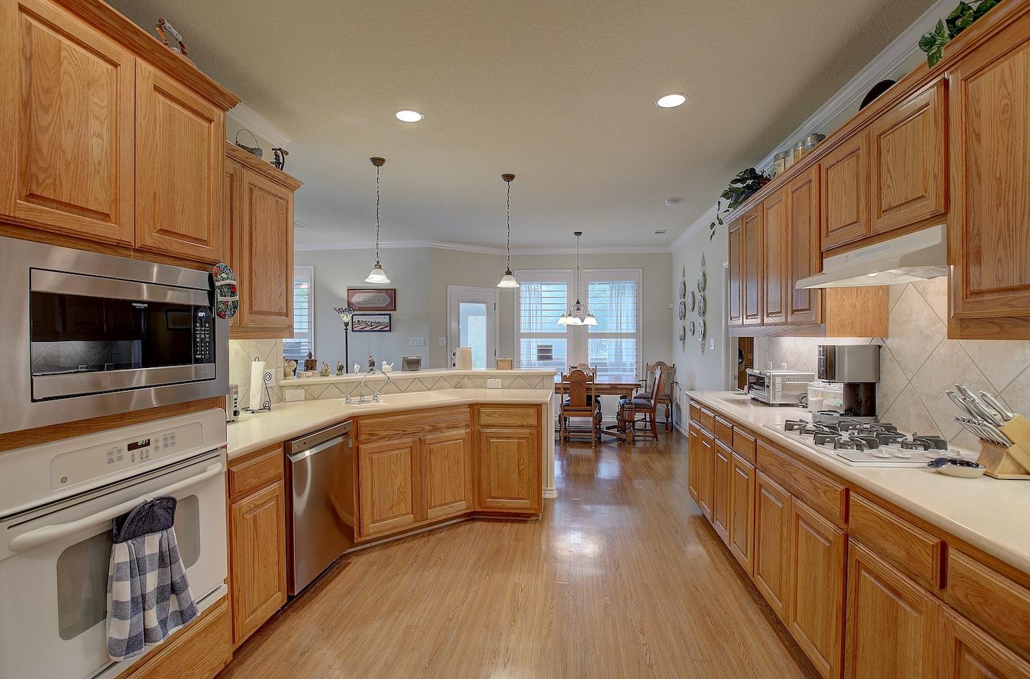 201 S Pine St, Georgetown, TX 78626