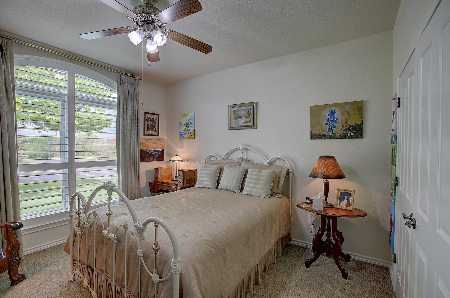 201 S Pine St, Georgetown, TX 78626