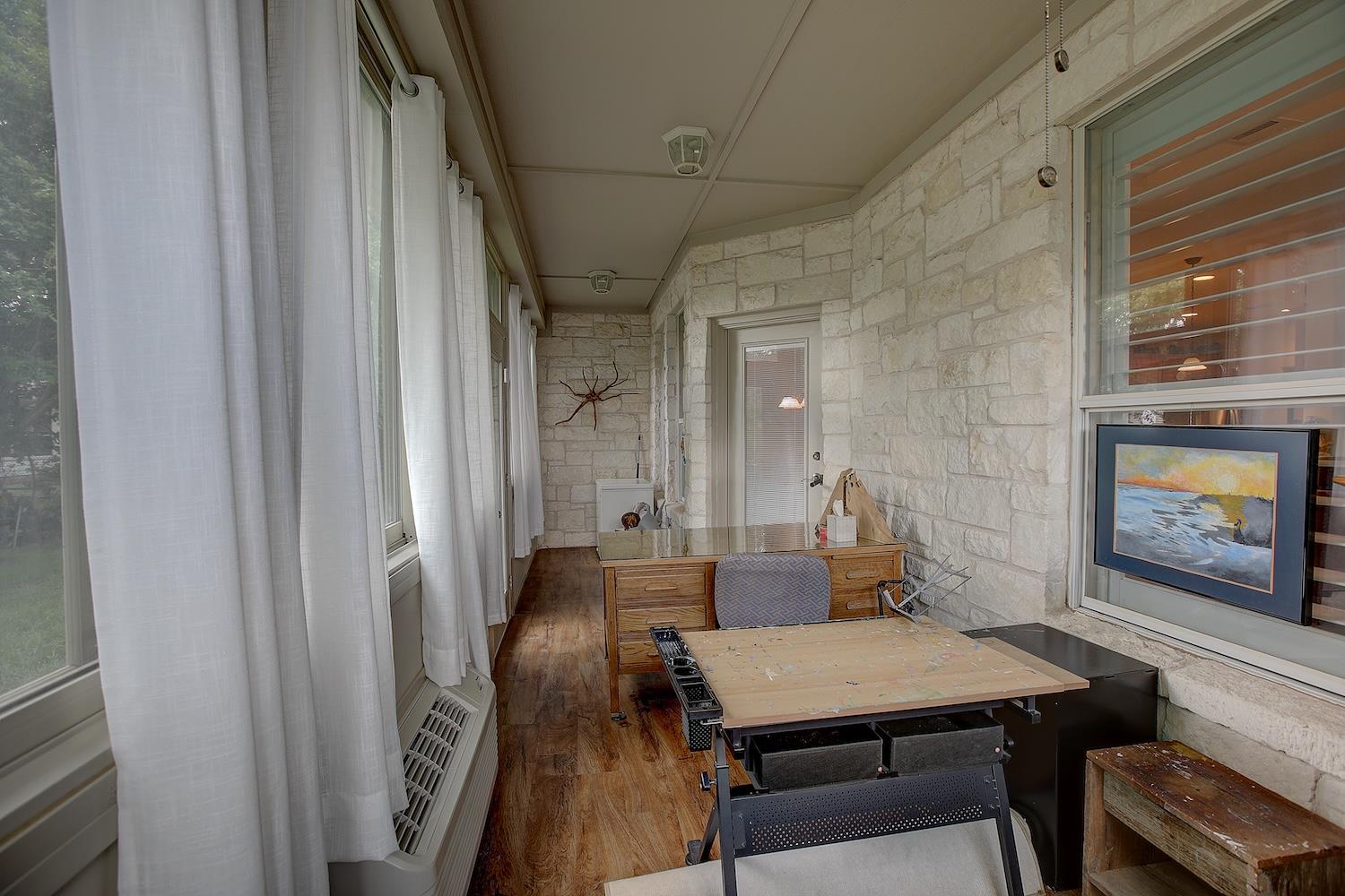 201 S Pine St, Georgetown, TX 78626