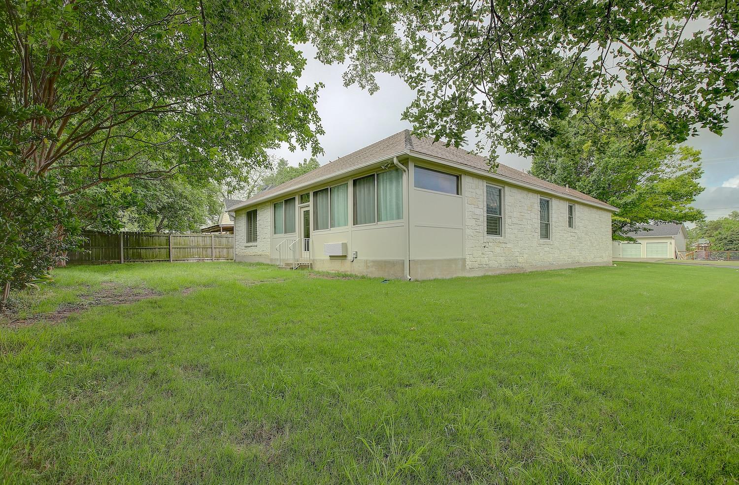 201 S Pine St, Georgetown, TX 78626