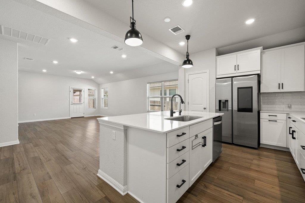 105 Cupa Monti Rd, Hutto, TX 78634