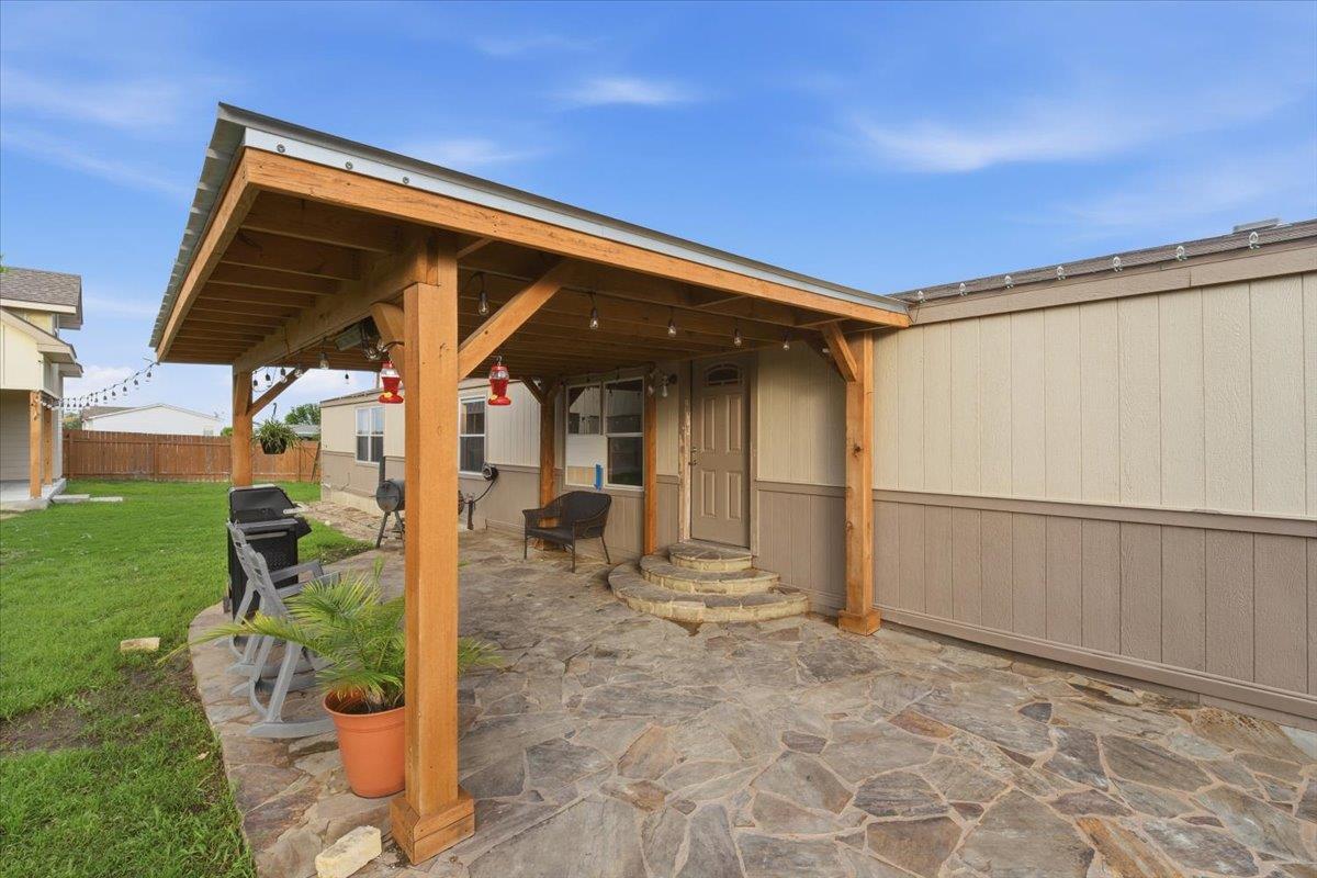 112 Storm Ct, Kyle, TX 78640