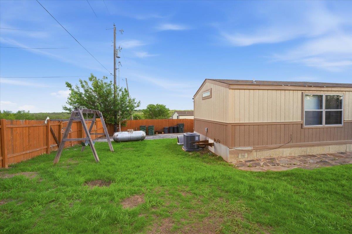 112 Storm Ct, Kyle, TX 78640