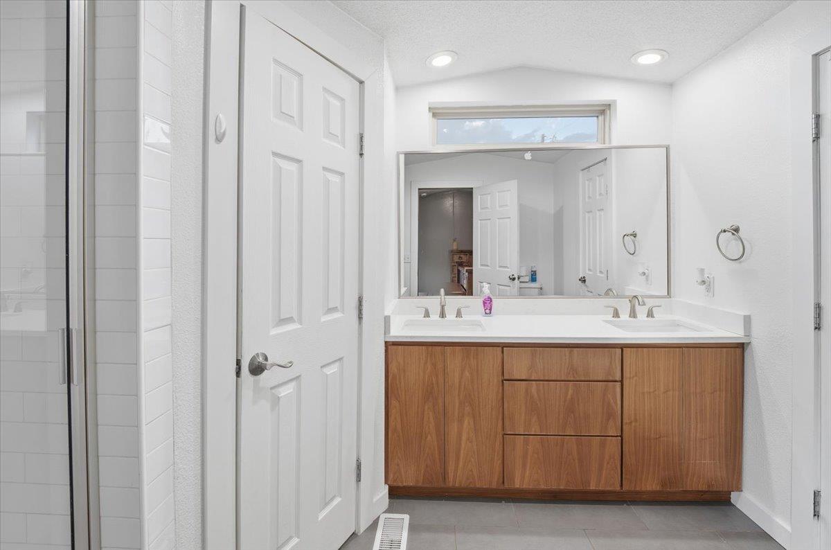 112 Storm Ct, Kyle, TX 78640