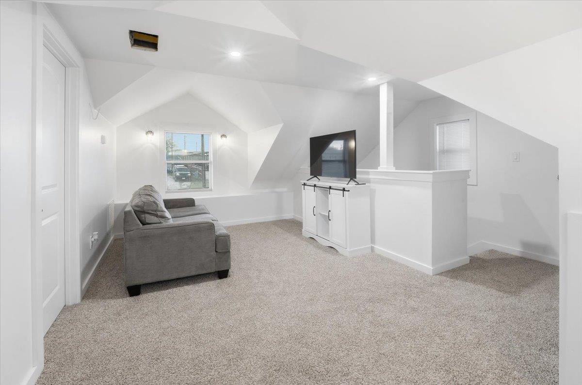 112 Storm Ct, Kyle, TX 78640