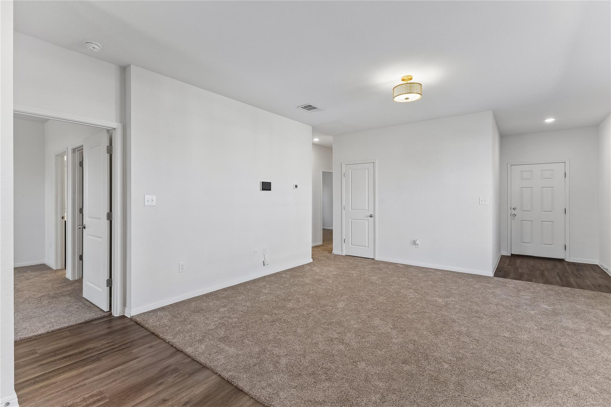 124 Peony Ln, Jarrell, TX 76537