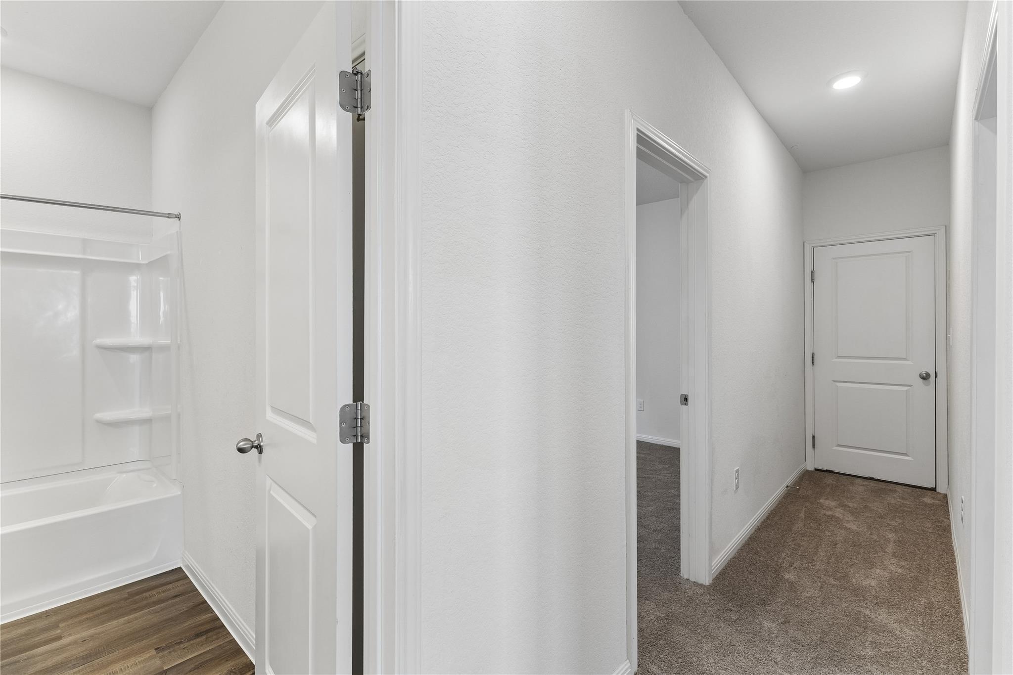 124 Peony Ln, Jarrell, TX 76537